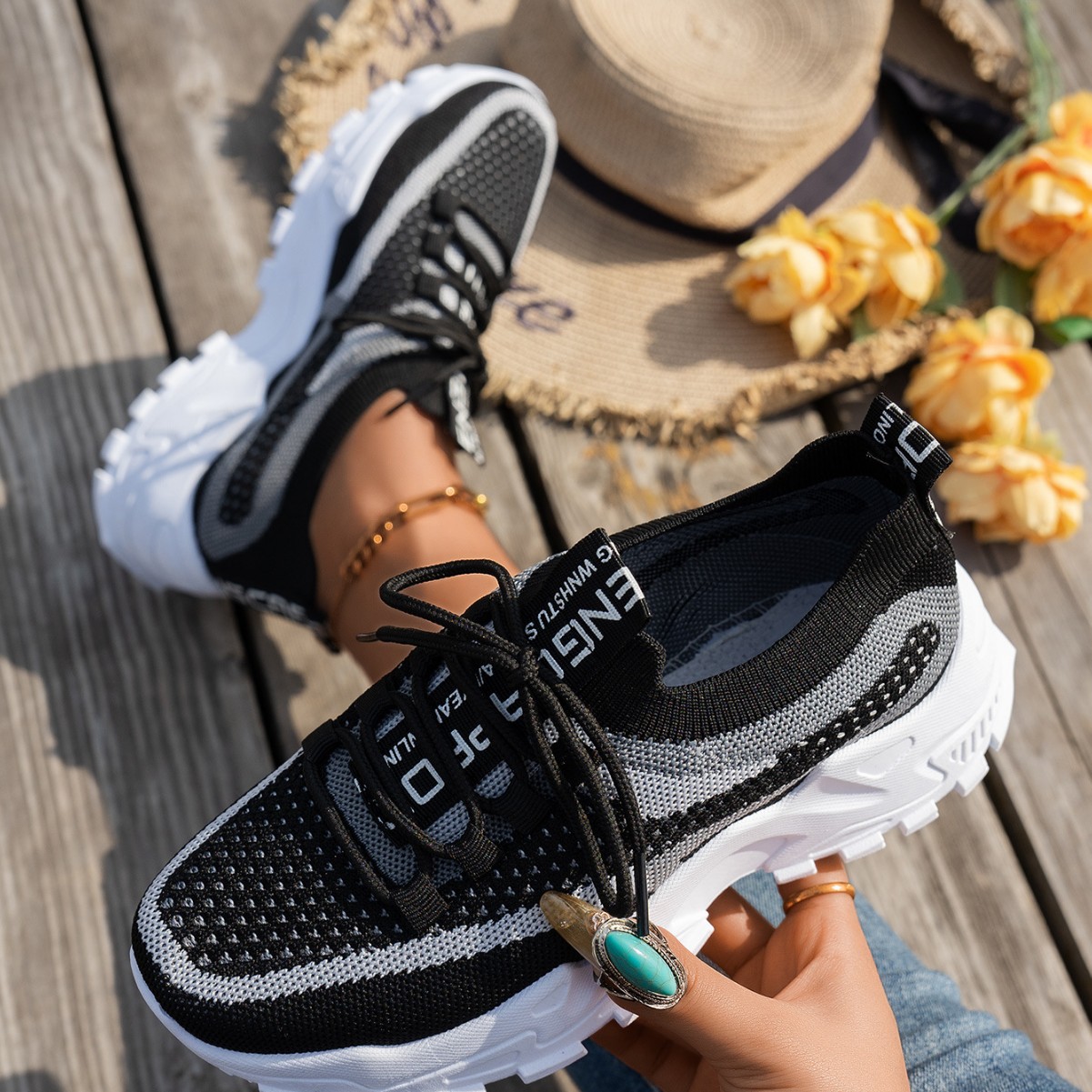 Flyknit Mesh Shoes Women's Breathable Lace-up Sneakers Walking Running Casual Shoes foto 3