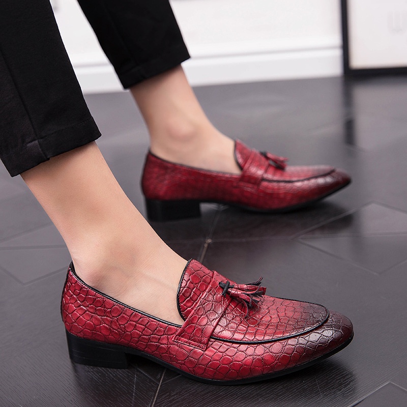 Mens Stylish Breathable Leather Pointed-toe Tassel Shoes foto 2
