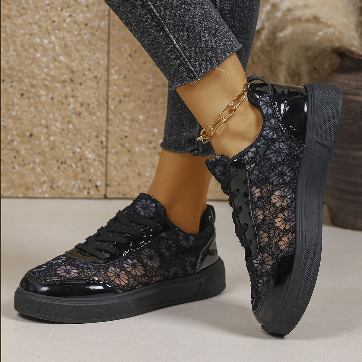 Plus-size Hollowed-out Breathable Thick-soled Casual Lace-up Pumps