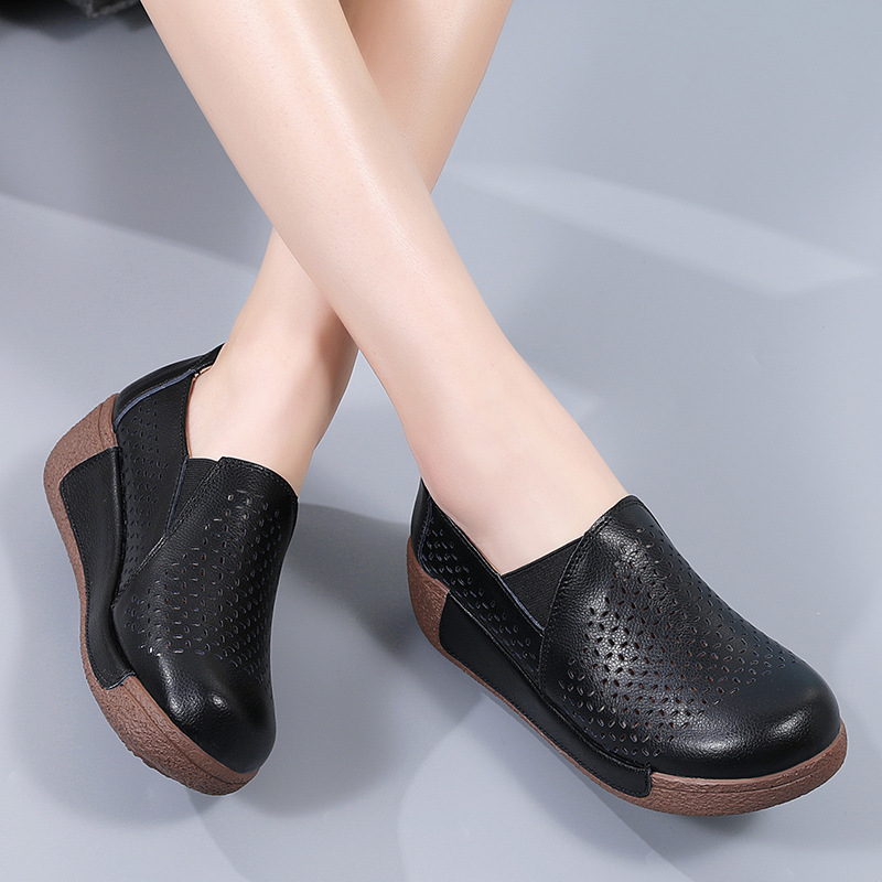 Outdoors Women's Thick Bottom Toe Cap Mother Breathable Hollow Soft Bottom Wedge Hole Shoes foto 3