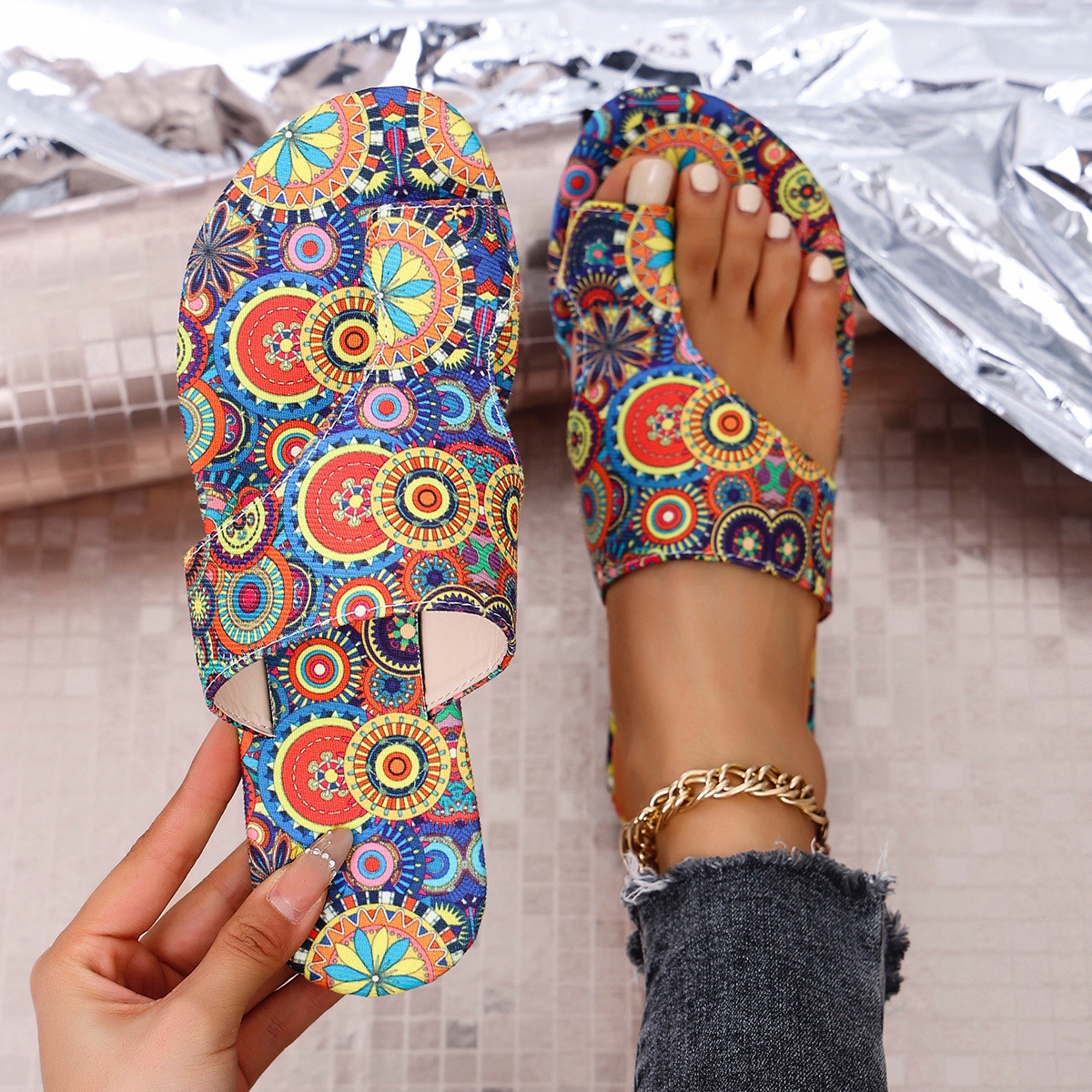Womens Floral Flip-flops With A Flat Sole foto 4
