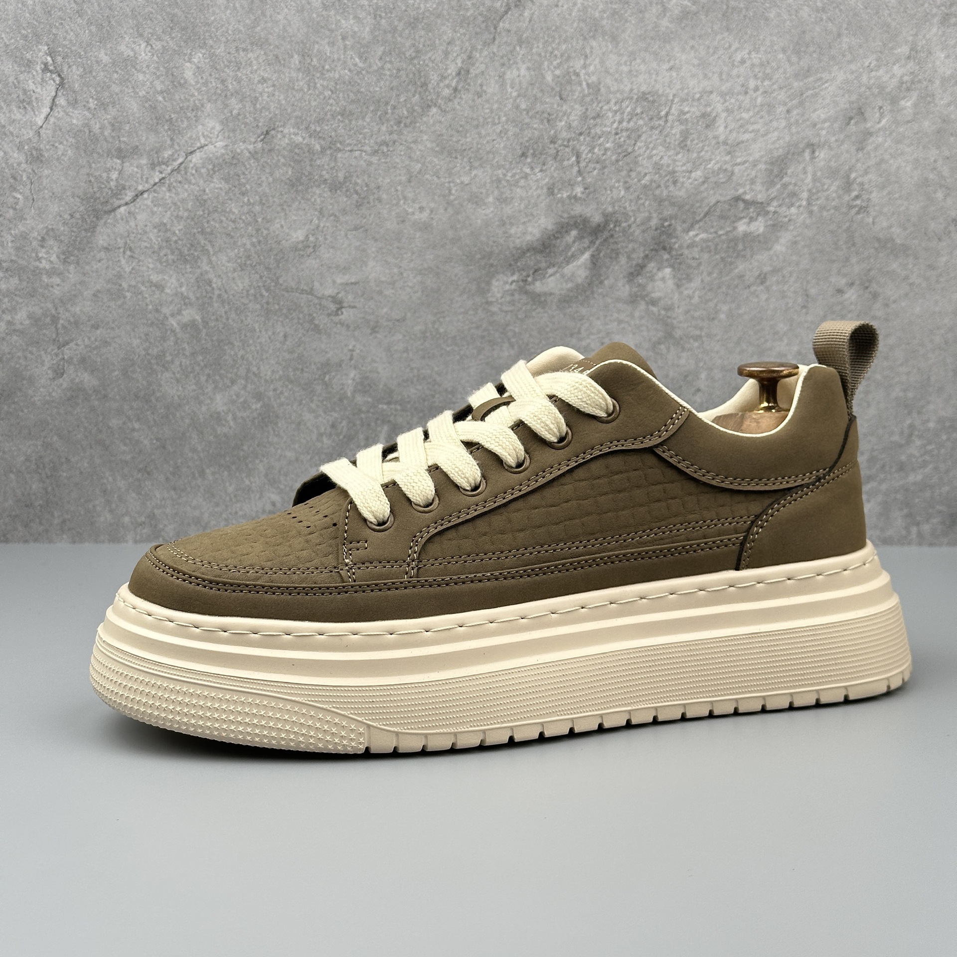 Mens Minimalist Stylish Chunky Soled Casual Shoes foto 2