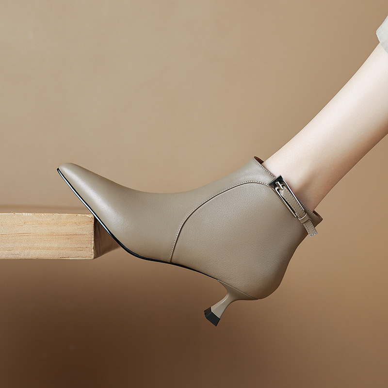Womens Stylish Leather Pointed-Toe High-Heel Ankle Boots With Buckle Strap And Side Zipper foto 3