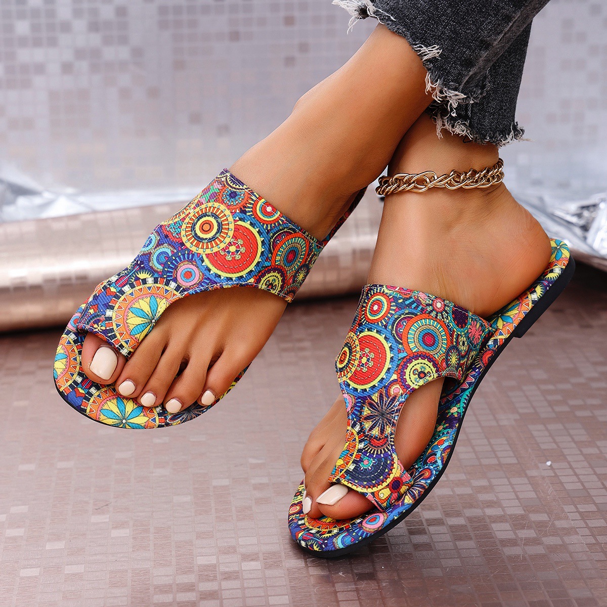 Womens Floral Flip-flops With A Flat Sole foto 2