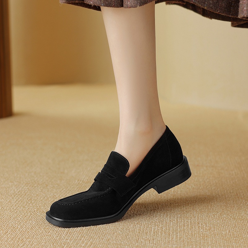 Women's Sheepskin Pumps With Square Toes And Retro Round Toes foto 2