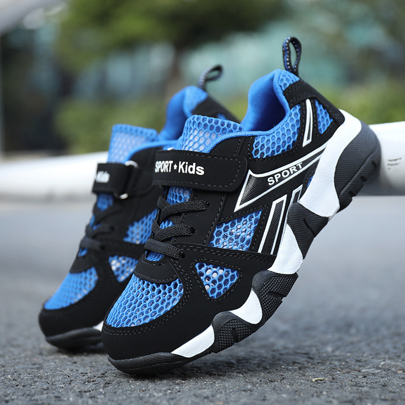 Kids Sports Mesh Shoes Boys Running Perforated Shoes With Large Mesh Holes For Breathability foto 2