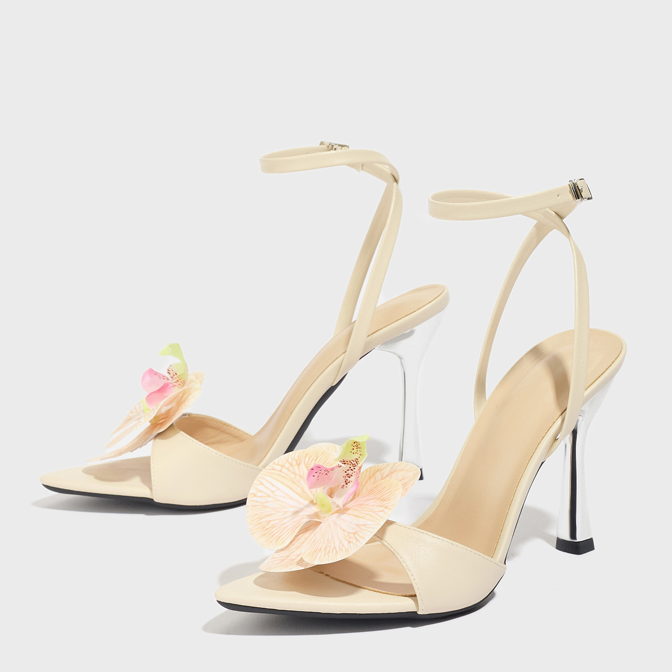 Women's Three-dimensional Flower Pointed-toe Stiletto Sandals foto 4