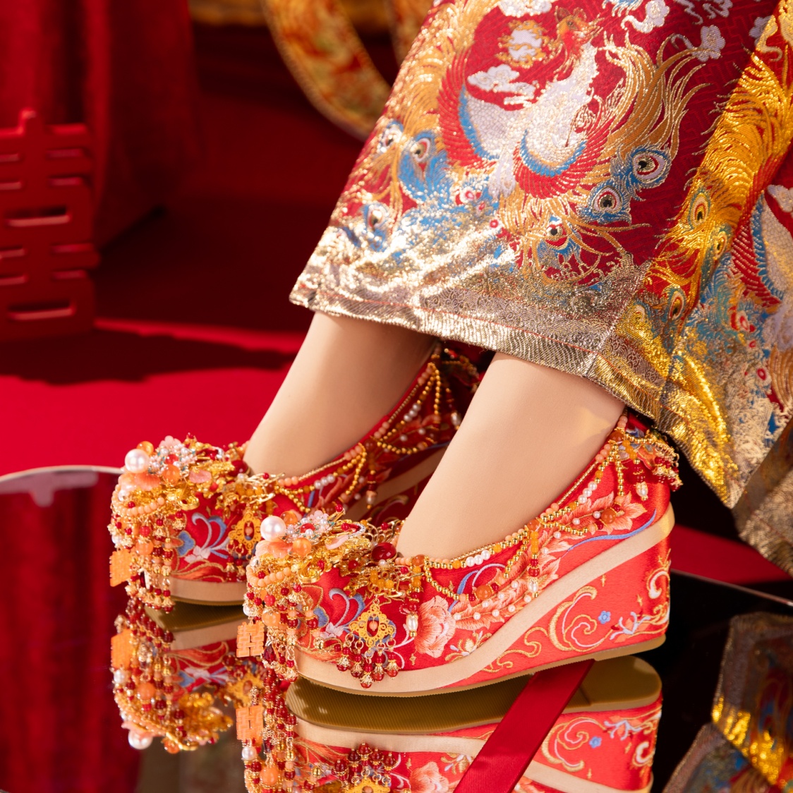 Heavyweight Chinese-style Wedding Shoes With Platform Heels, High Heels, Ancient Style Xiuhe Shoes, Wedding Shoes For Brides, Wedding Shoes For Married Women, Traditional Chinese Clothing For Weddings foto 4