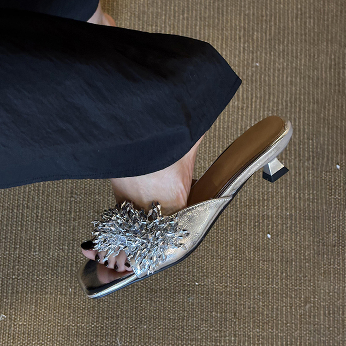 French-style Luxurious Shimmering Slippers With A Square Toe For A Sophisticated Vibe foto 4