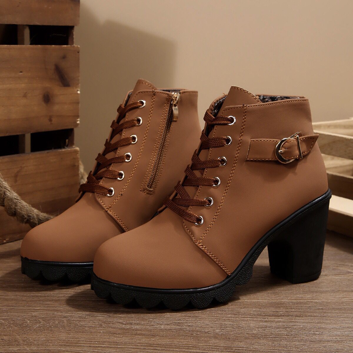 Womens Cross-Tie Chunky-Heel Ankle Boots foto 3