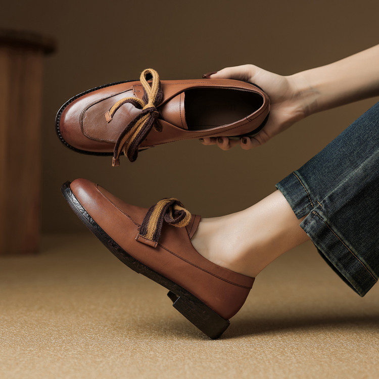 Womens Simple Retro Bow-Heeled Pumps foto 3