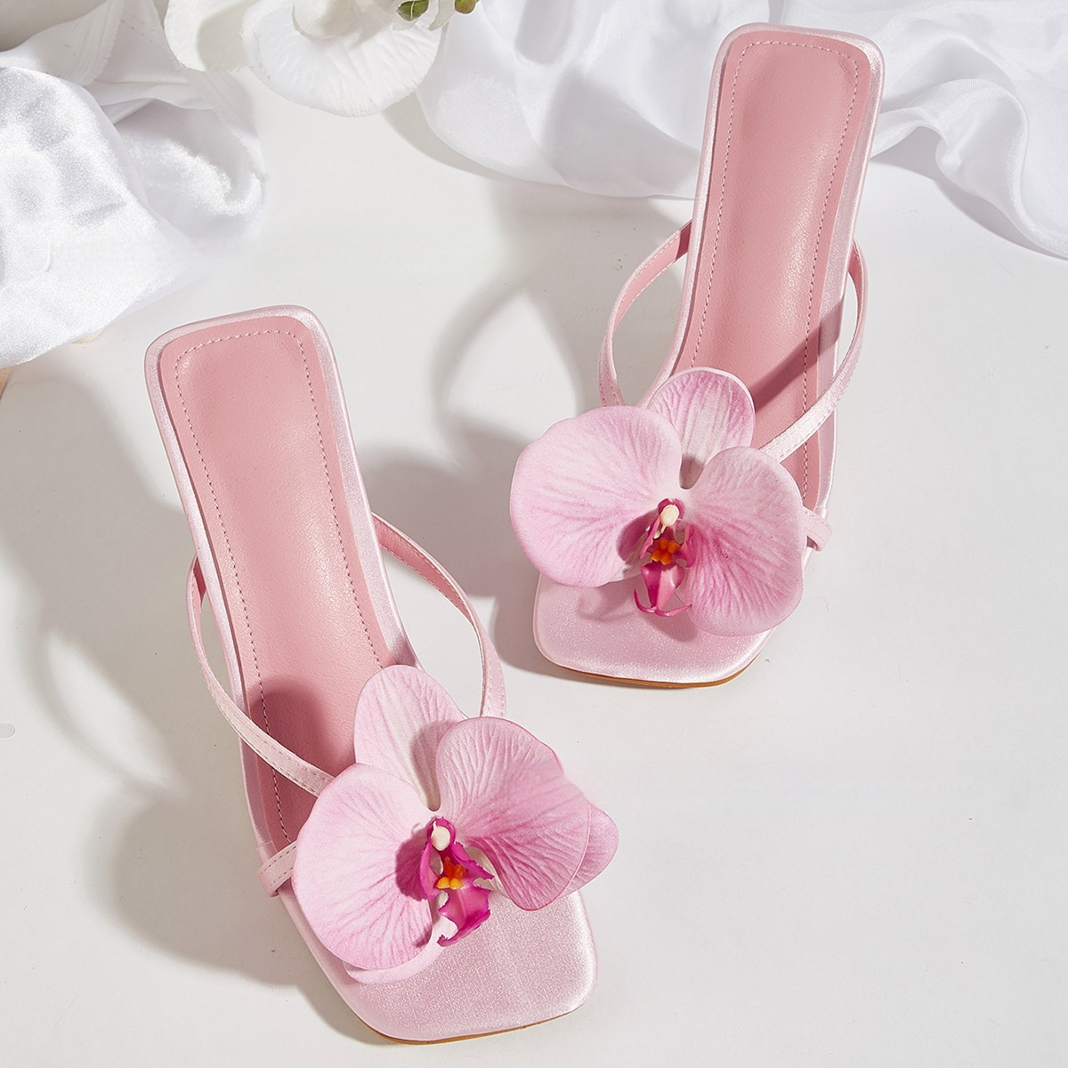 Spring And Summer Meiko Flower Decorative Flip-toe Square Toe High Heel Sandals foto 2