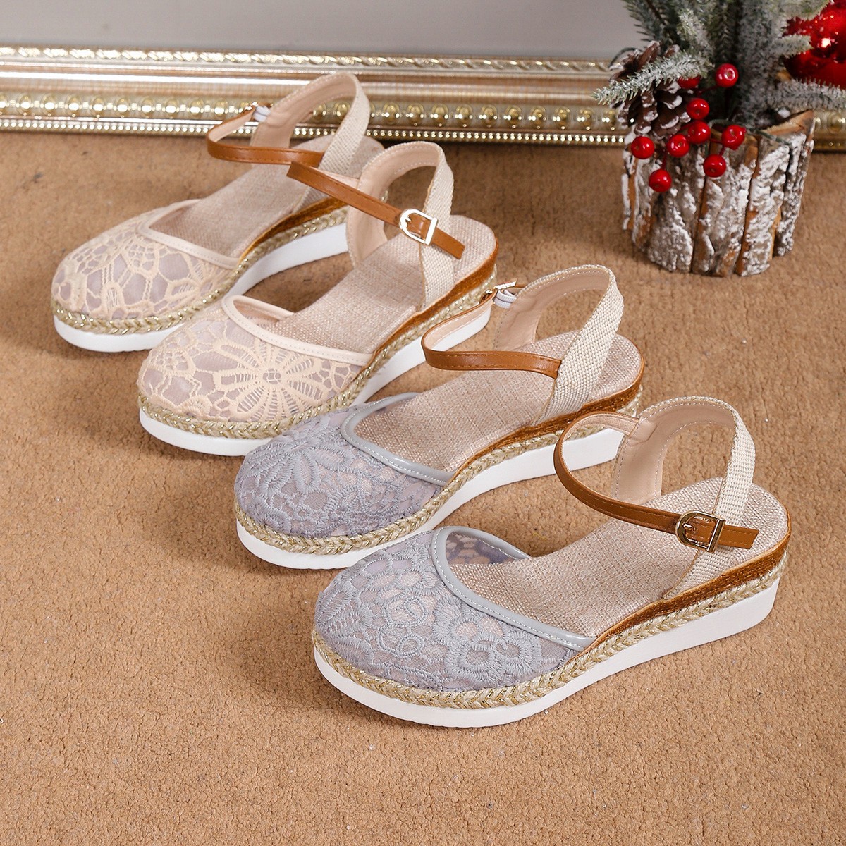 Womens Plus-Size Mesh Breathable Embroidered Stylish High-Heel Sandals foto 2