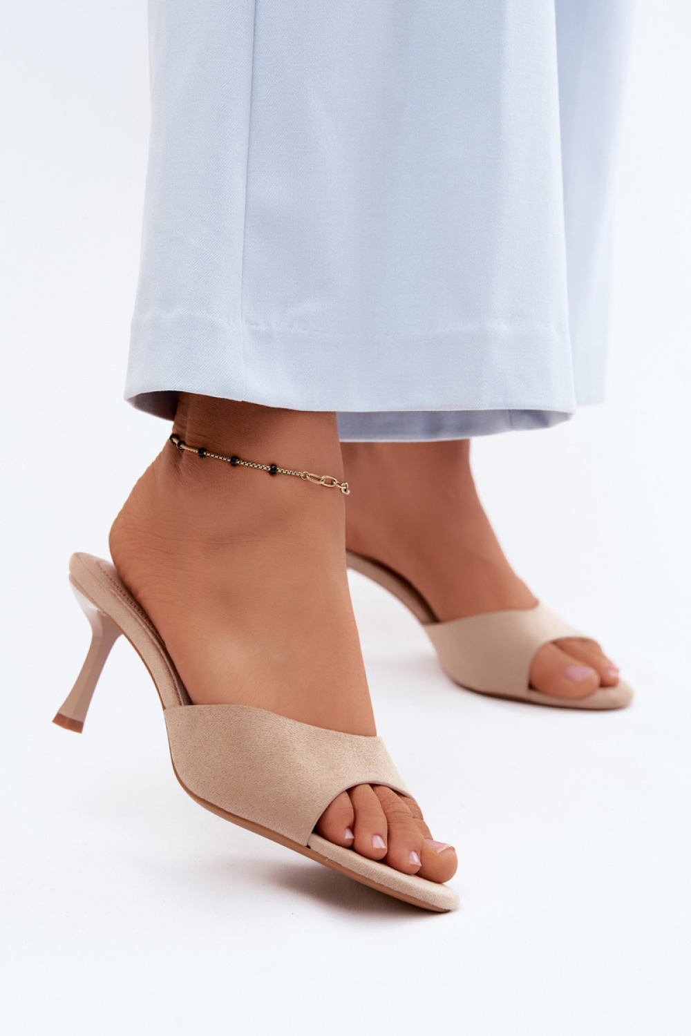 Hakken slippers Step in style