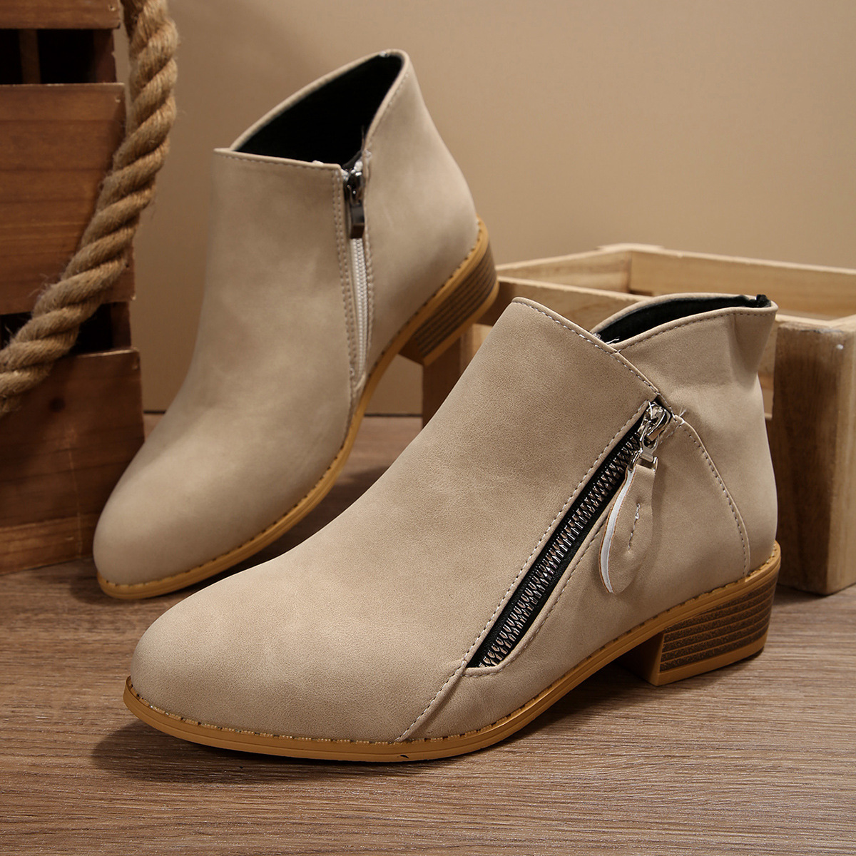 Womens Chunky-Heel Pointed-Toe Ankle Boots foto 4