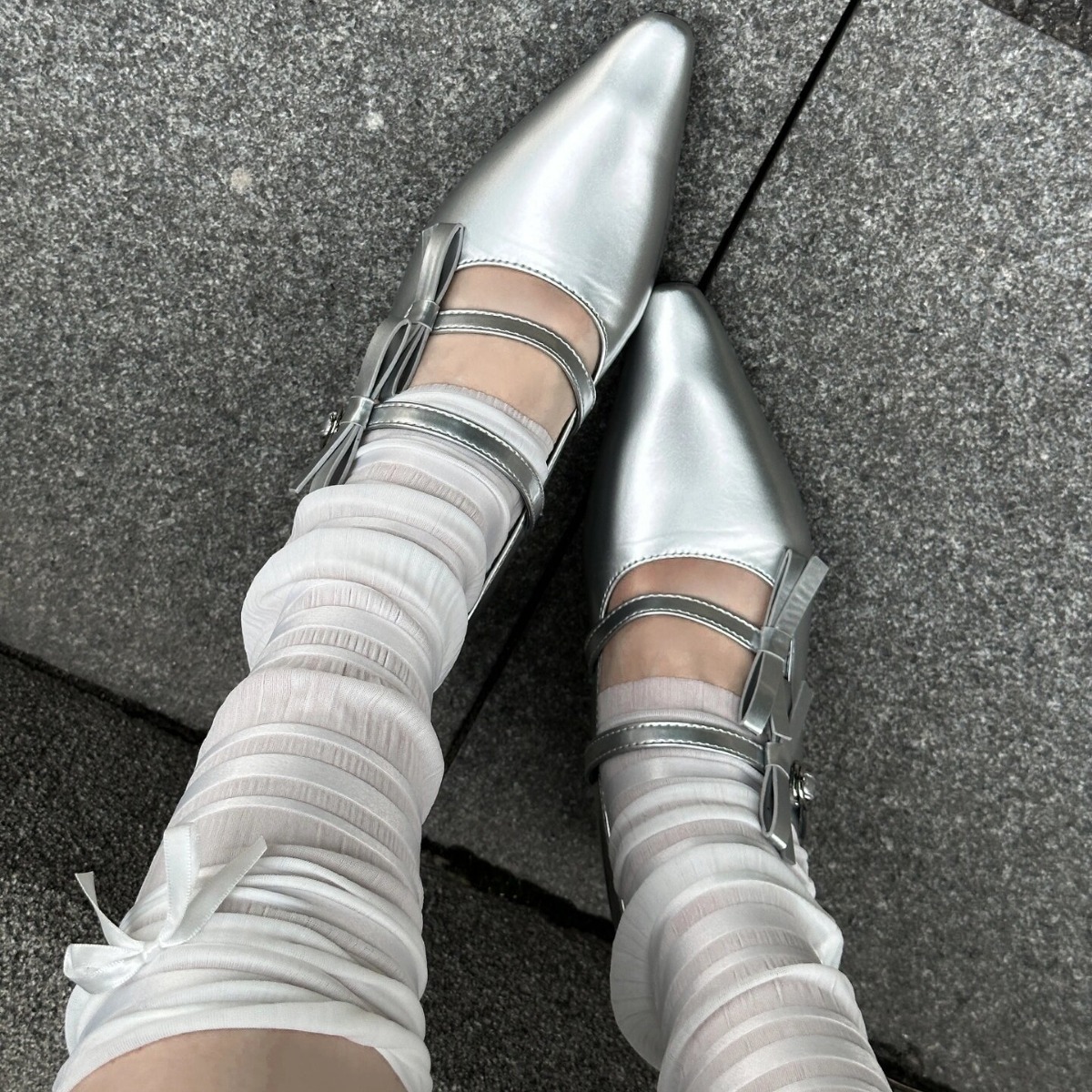 Chunky-heeled French-style Mary Jane Pumps With A Bow foto 2