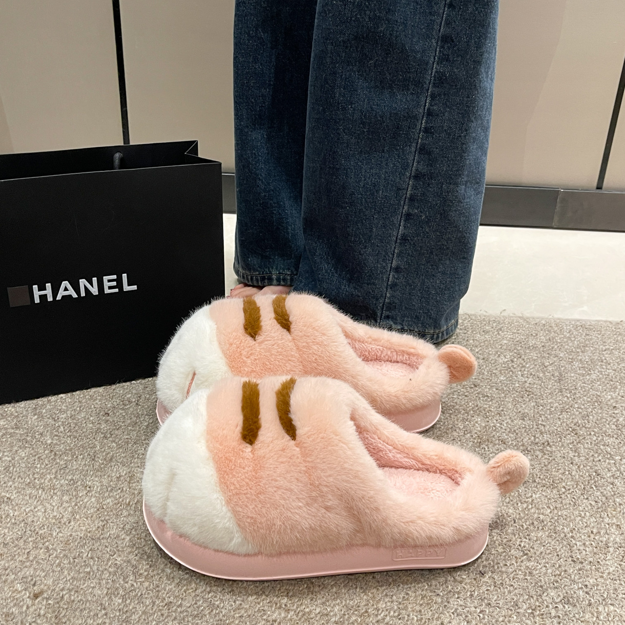 Women's Fleece Cartoon Toe Cover Fluffy Slippers foto 2