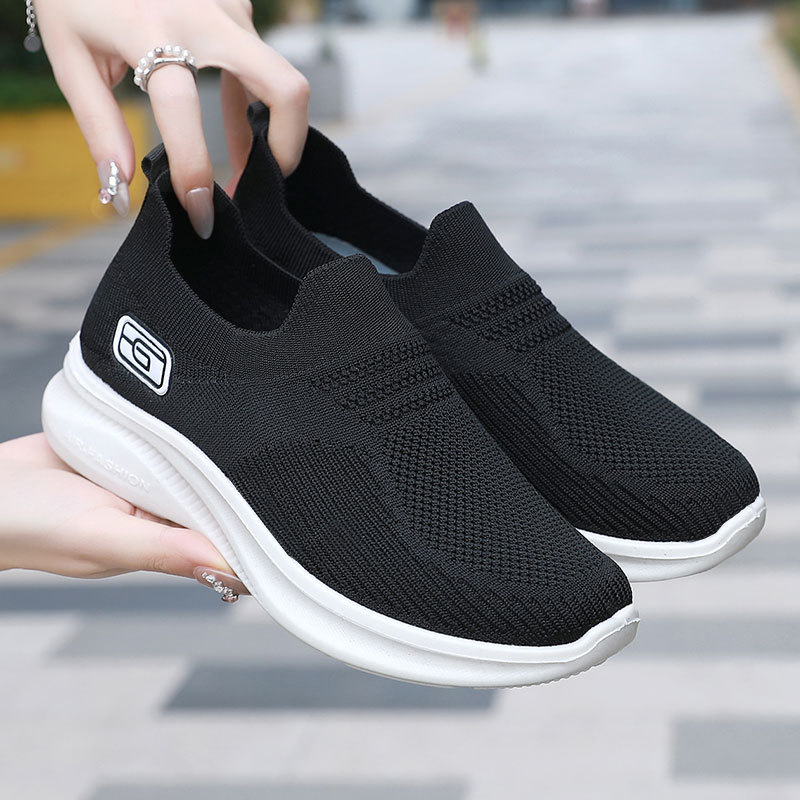 Breathable Casual Polyurethane Soft Bottom Slip-on Flat Mesh Flying Woven Shoes Men