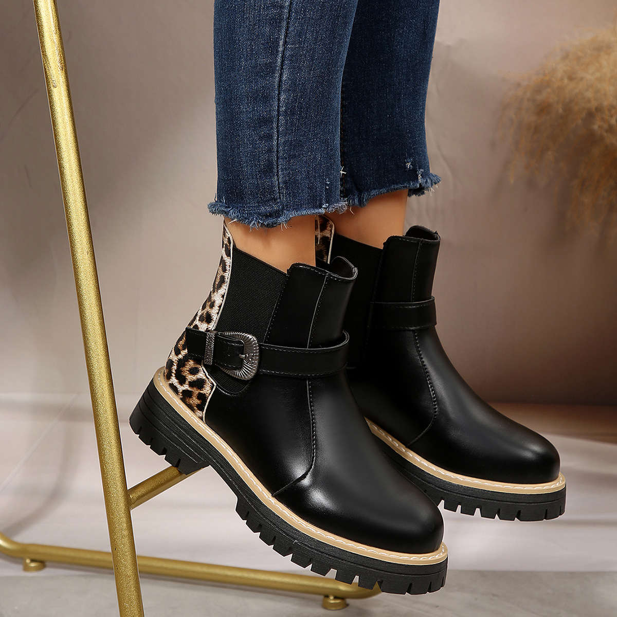 Large-size Fashionable Leopard Print Metal Buckle Boots foto 2
