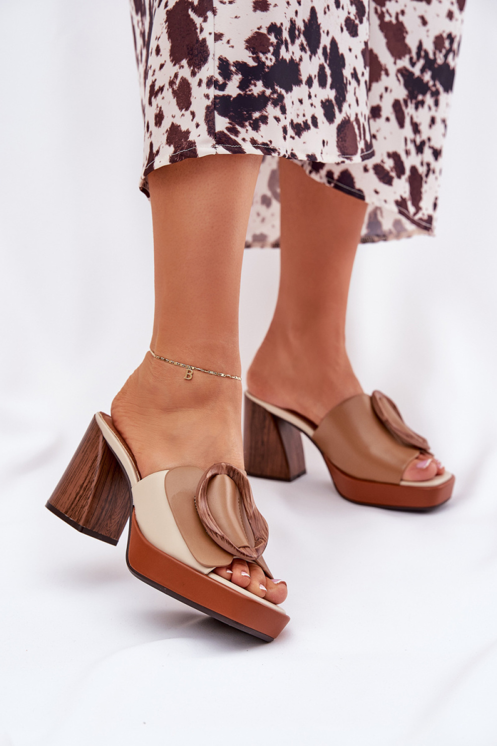 Hakken slippers Step in style