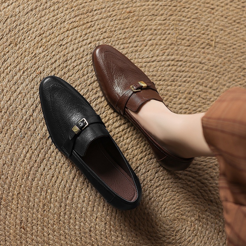 Women's Simple Retro Round Toe Sheepskin Chunky Heel Pumps foto 4