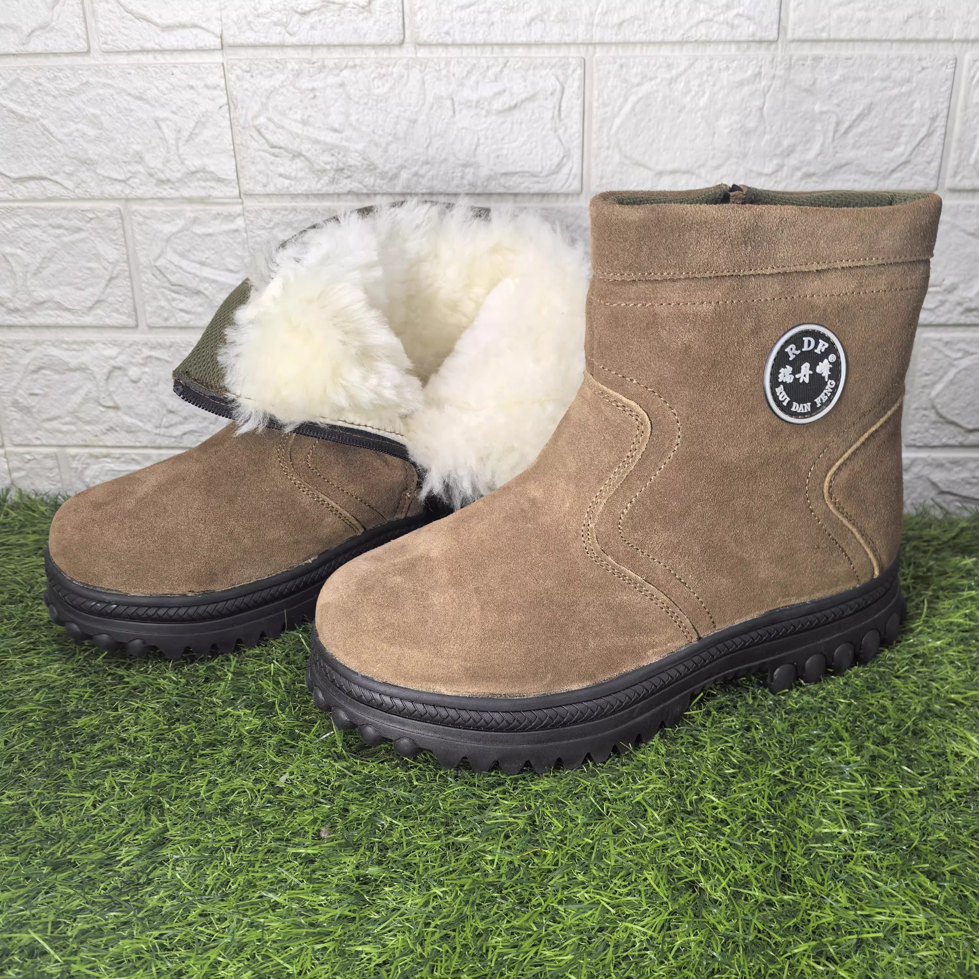 Outdoor Pure Wool Labor Protection Shoes Fleece-lined Thick Fur Integrated Short Boots foto 4