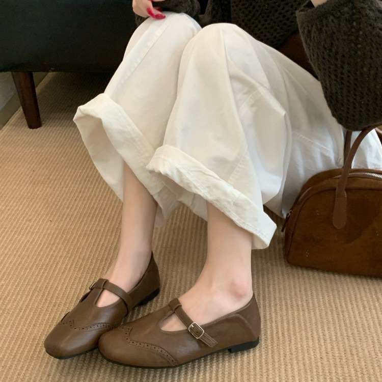 Vintage Flat-heeled Slingback Shoes With A T-strap Buckle foto 2