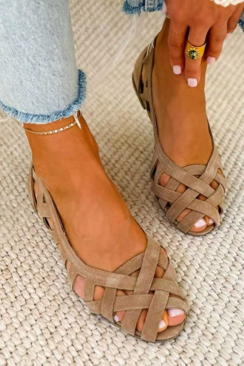 Womens Hollowed-Out Birds-Nest Sandals Fashionable Flat And Breathable foto 2