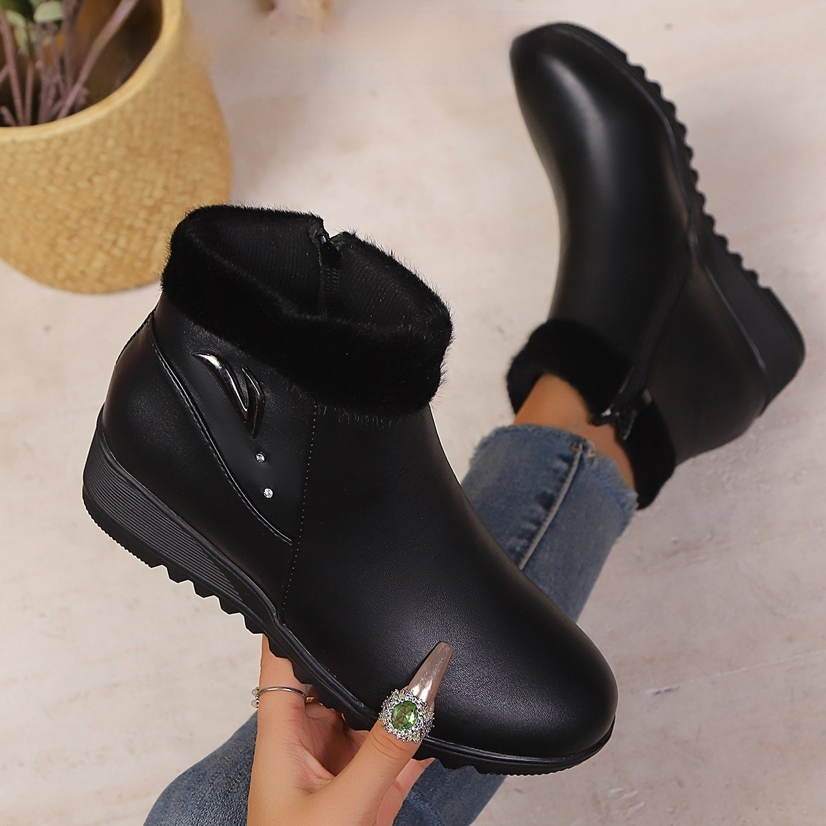 Women's Low Heel Round Toe Plus Fleece Side Zipper Boots foto 4