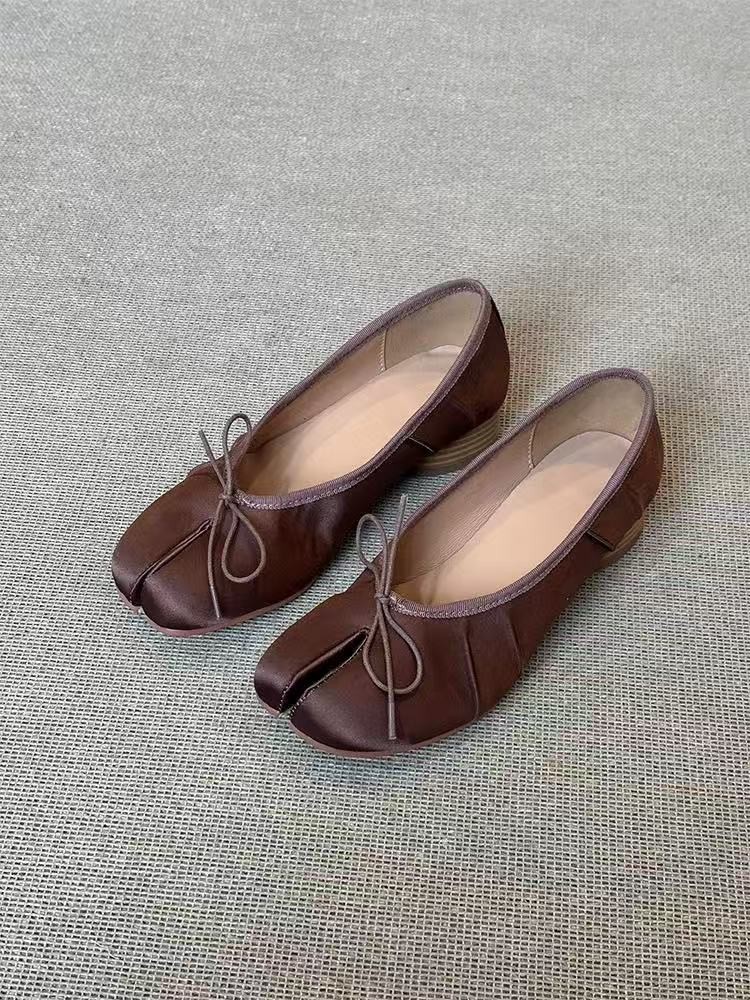 Womens Retro Low-Top Versatile Mid-Heel Shoes foto 4