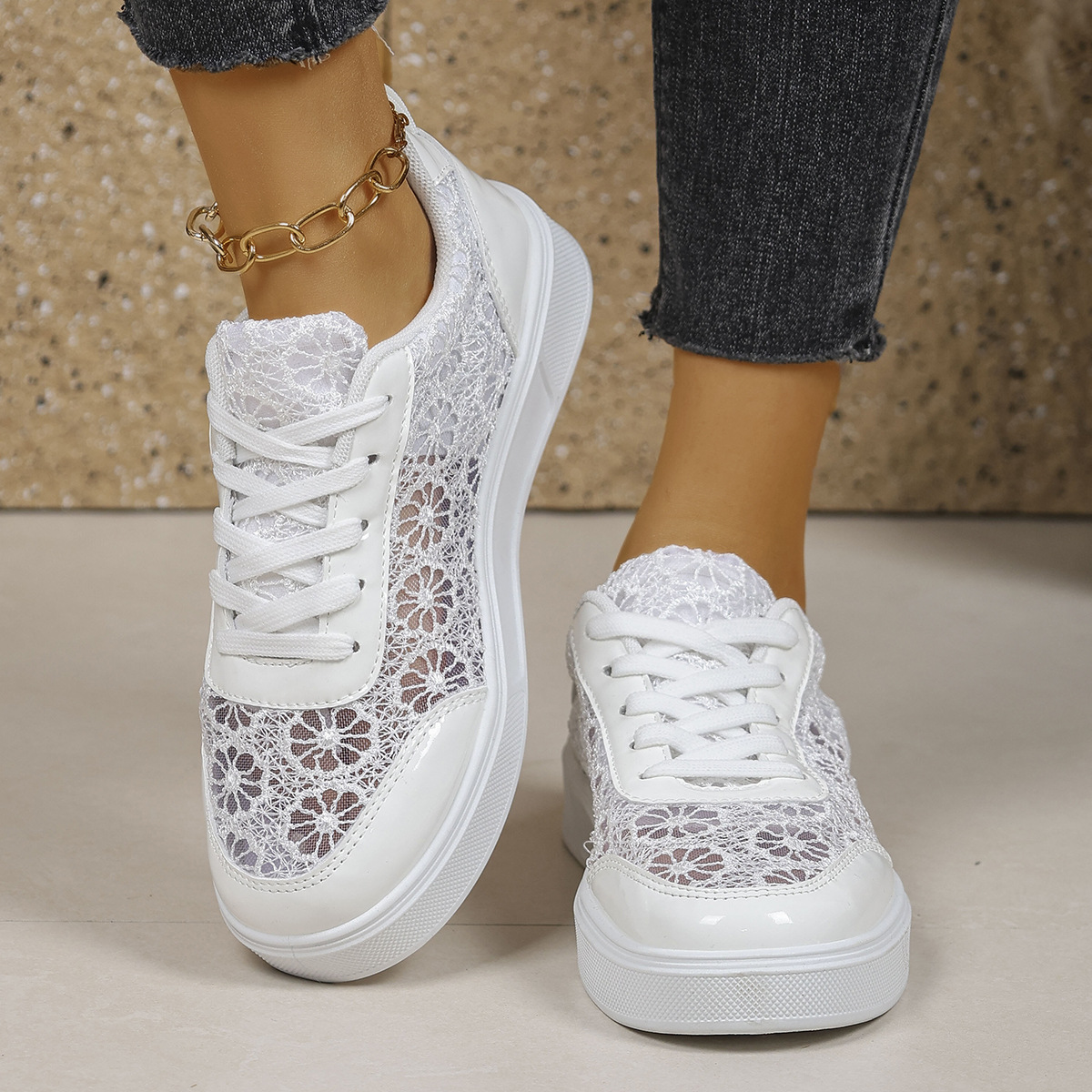 Plus-size Hollowed-out Breathable Thick-soled Casual Lace-up Pumps foto 2