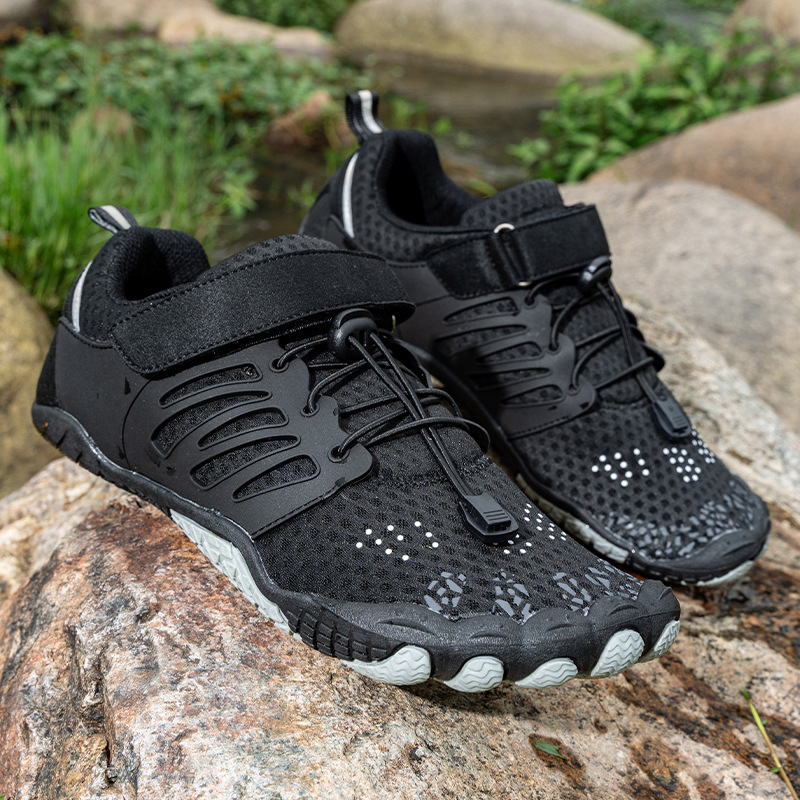 Outdoor Hiking And River Tracing Shoes Lightweight And Quick Drying foto 2