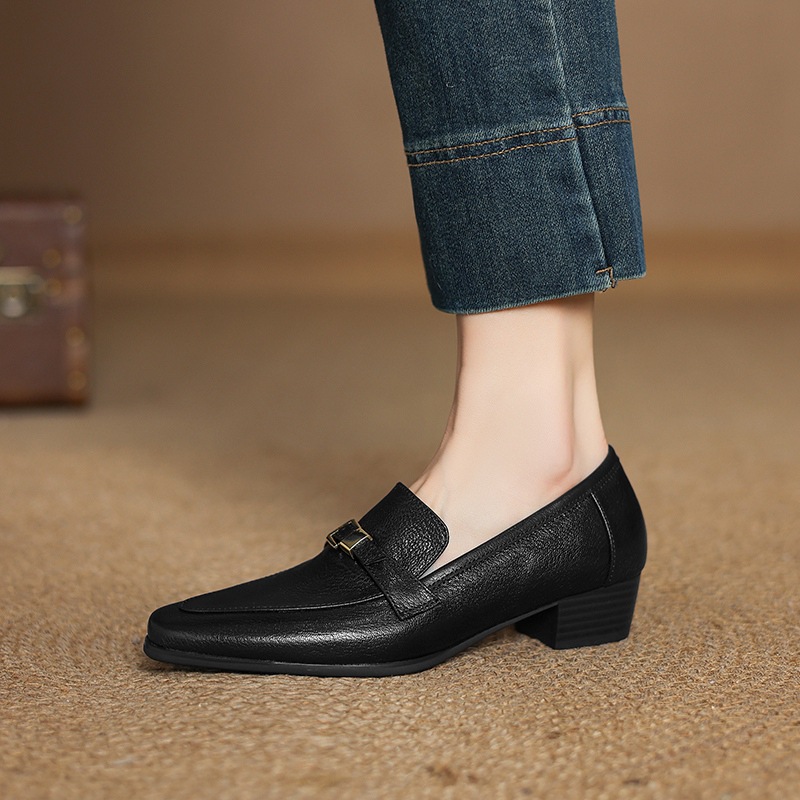 Women's Simple Retro Round Toe Sheepskin Chunky Heel Pumps foto 2