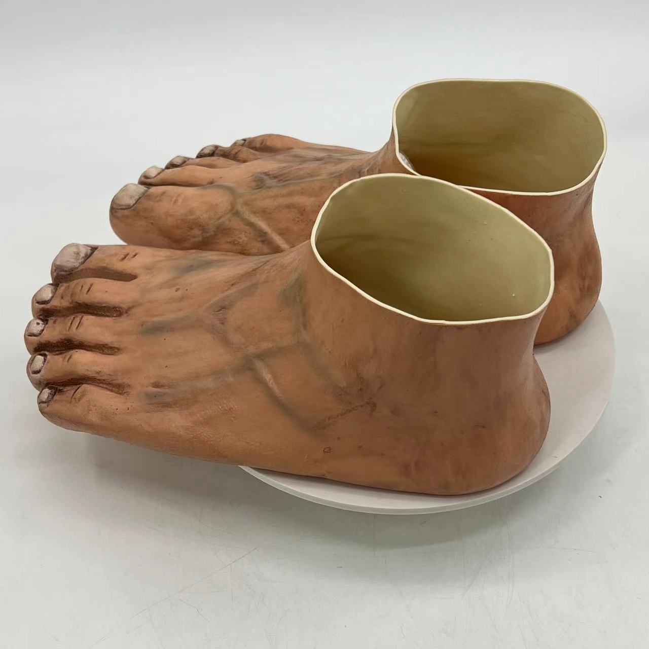 Caveman Slippers Funny Latex Beach Shoes foto 5