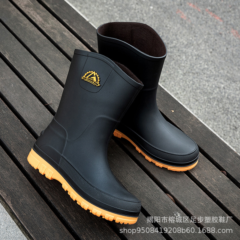 Men's Fashionable Outdoor Middle Tube Non-slip Rain Boots foto 4