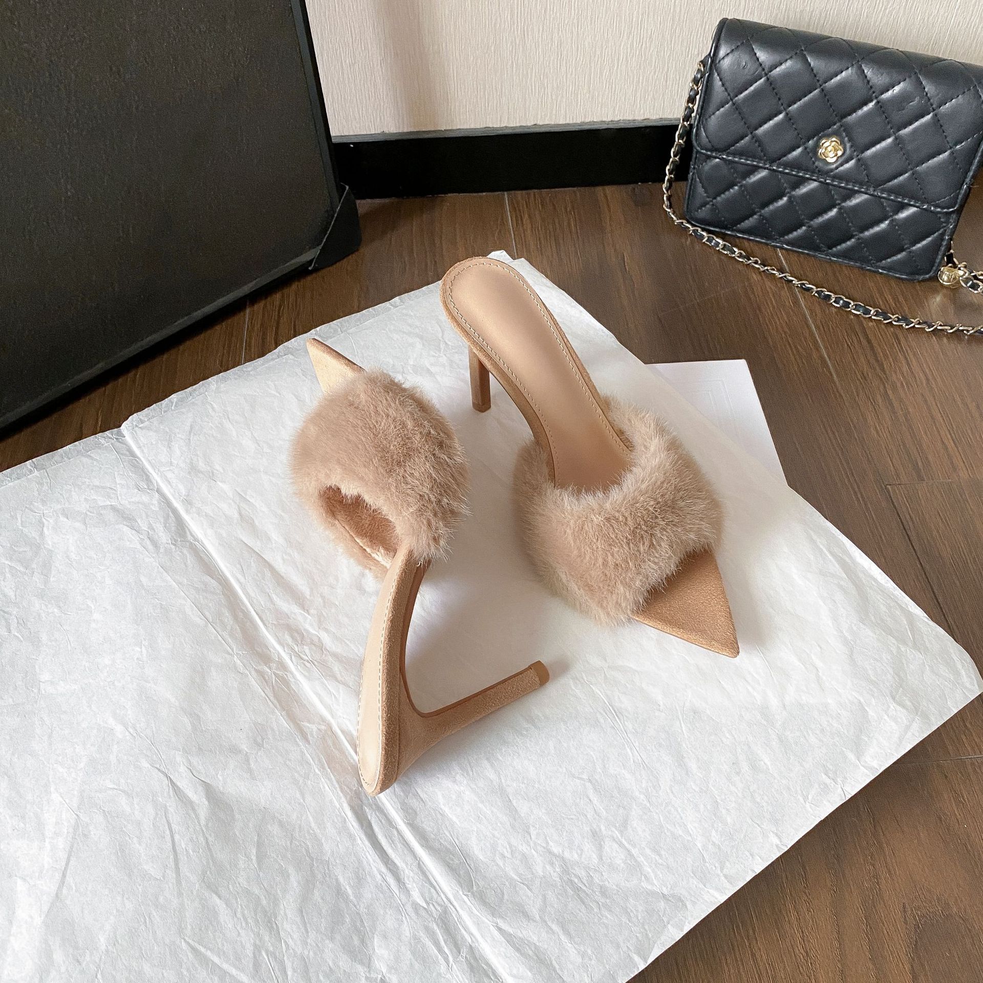 Pointed-toe Slender High-heel Non-slip Plush Shoes High-heel Slippers foto 5