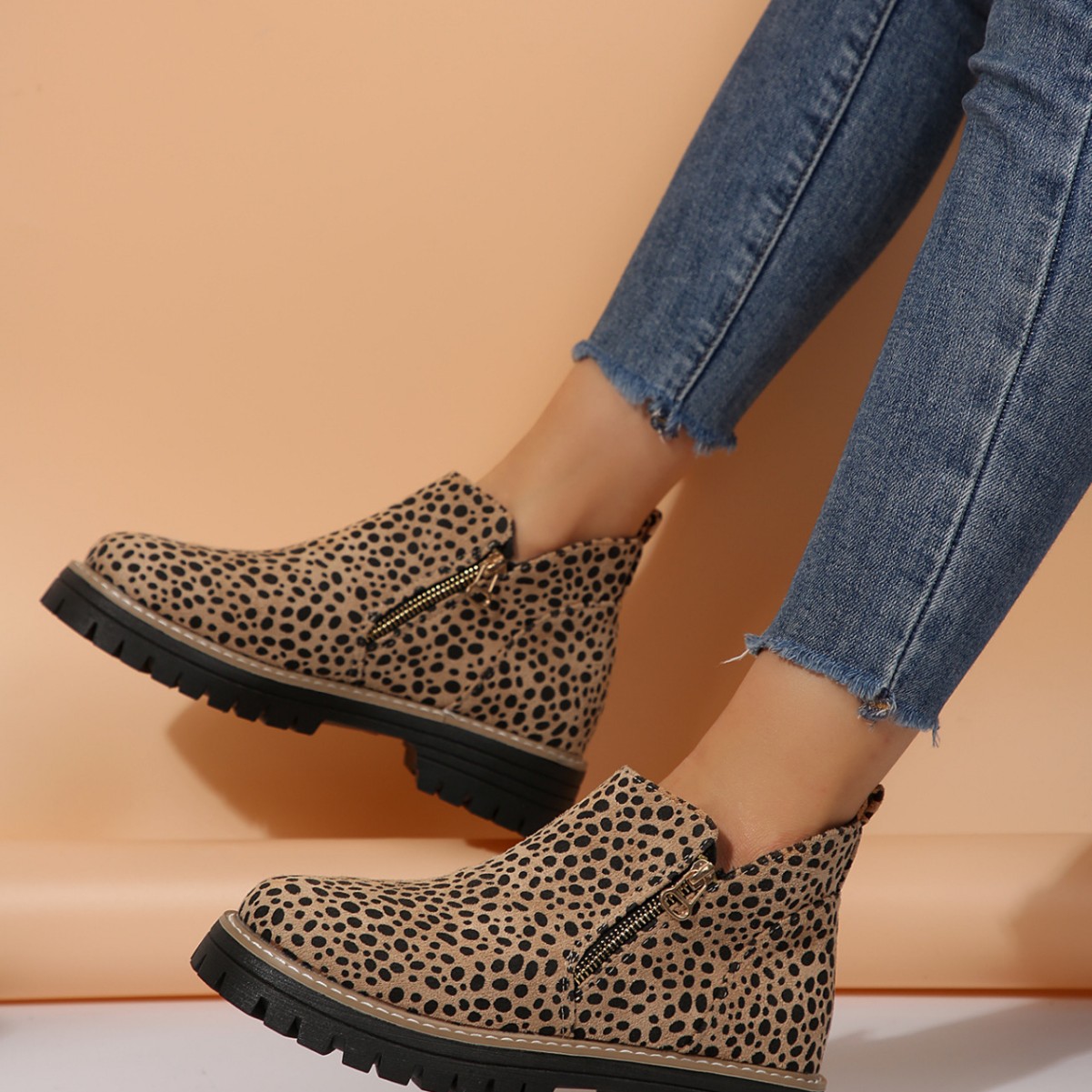 Leopard-Print Pointed-Toe Low-Top Fashion Boots For Women Versatile And Stylish foto 2