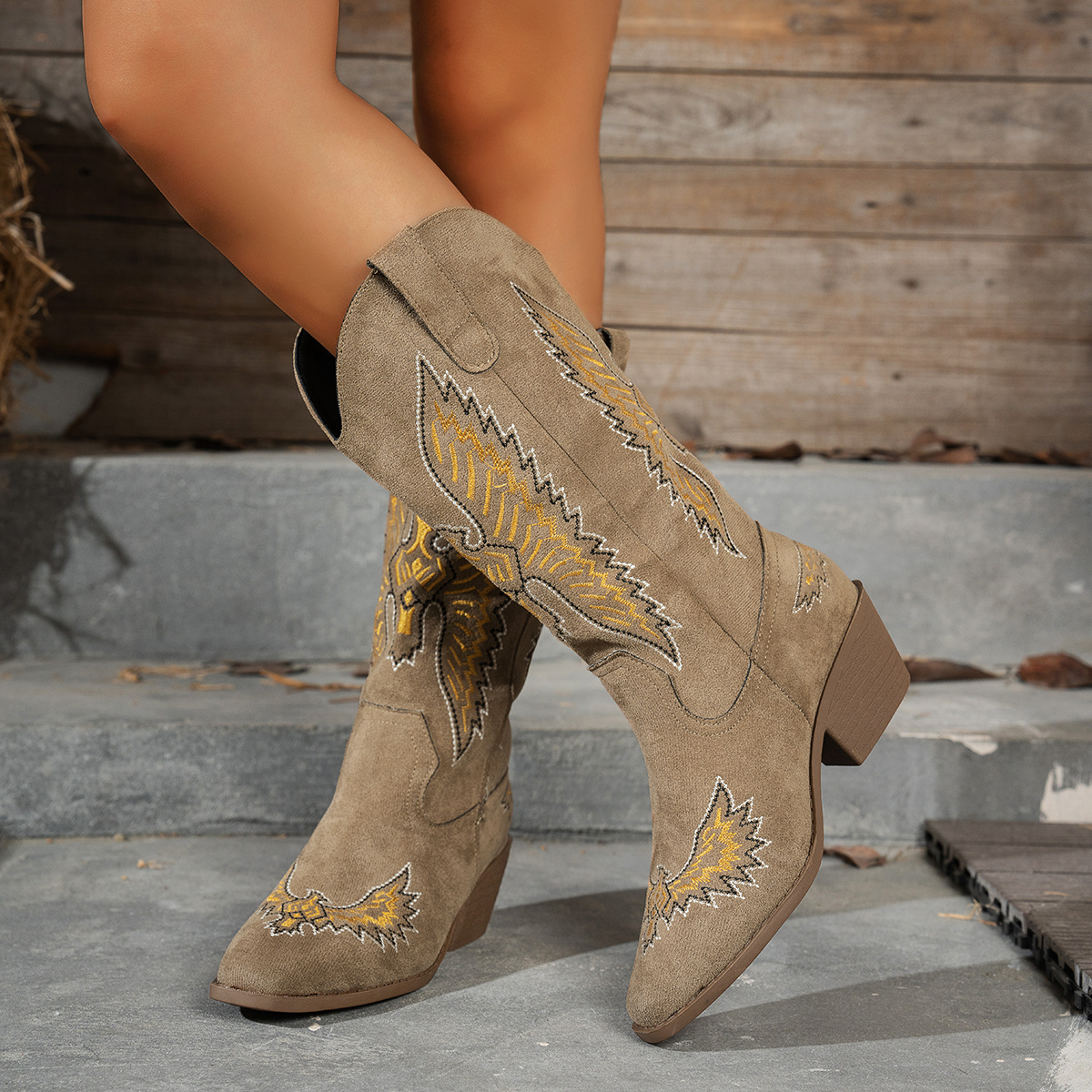 Suede Embroidery Mid Heel Knight Boots Large Size Thick Heel Cowboy Boot foto 4