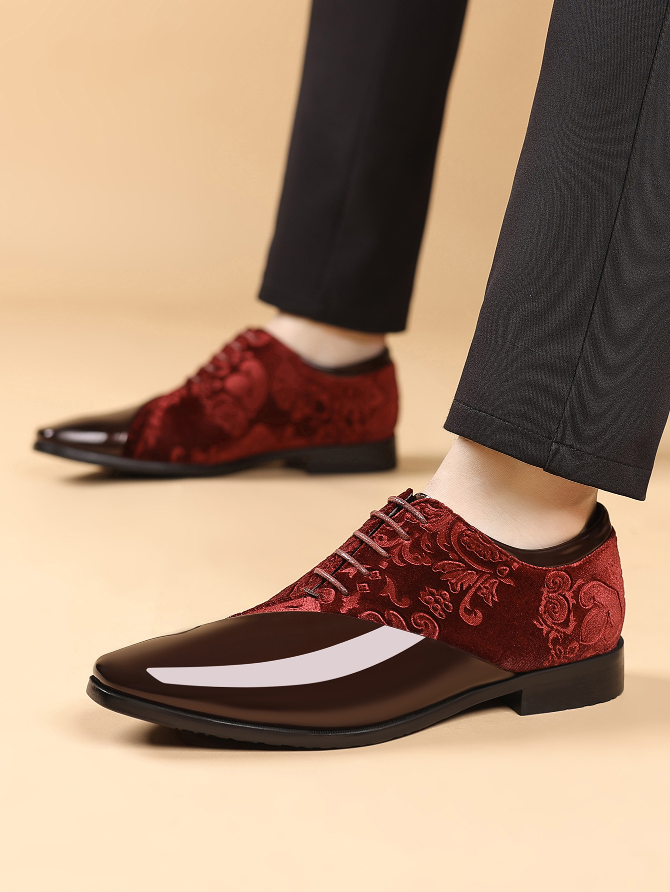 Shiny Business Pointed-toe Leather Shoes foto 2
