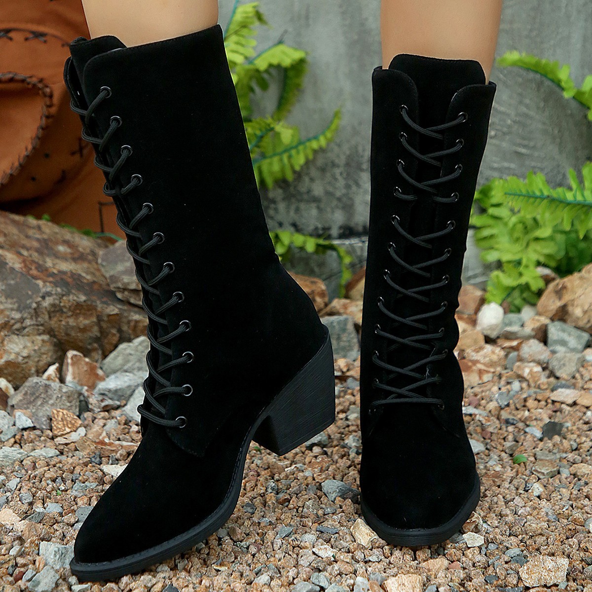 Mid-calf Fashion Suede Lace-up Pointed Chunky Heel Women's Boots foto 2
