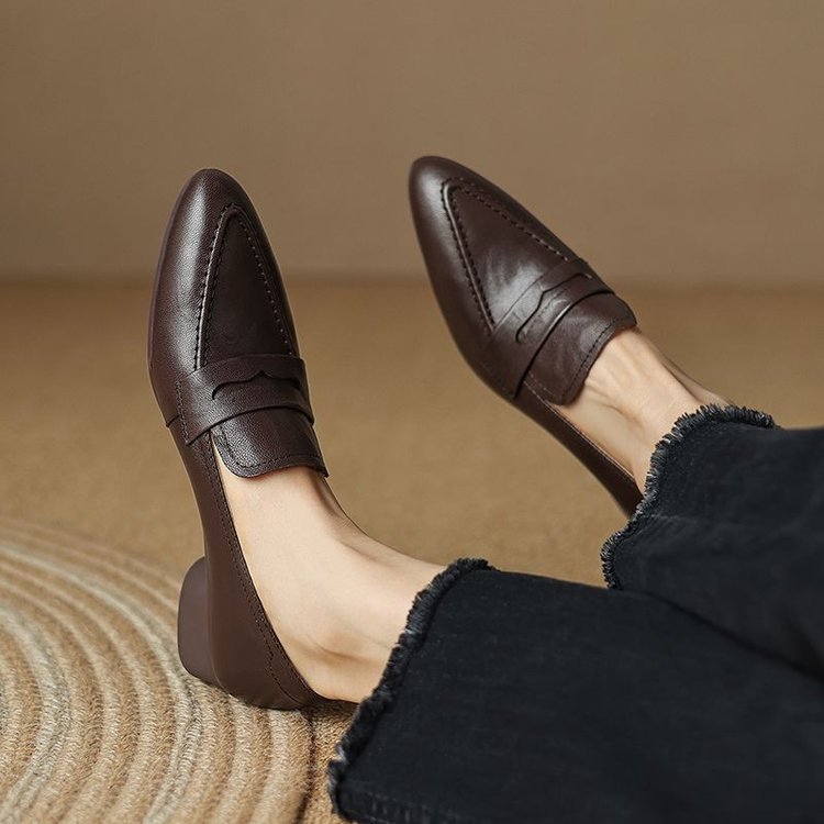 New Retro Pointed Toe Flat Bottom Slip-on Loafers foto 2