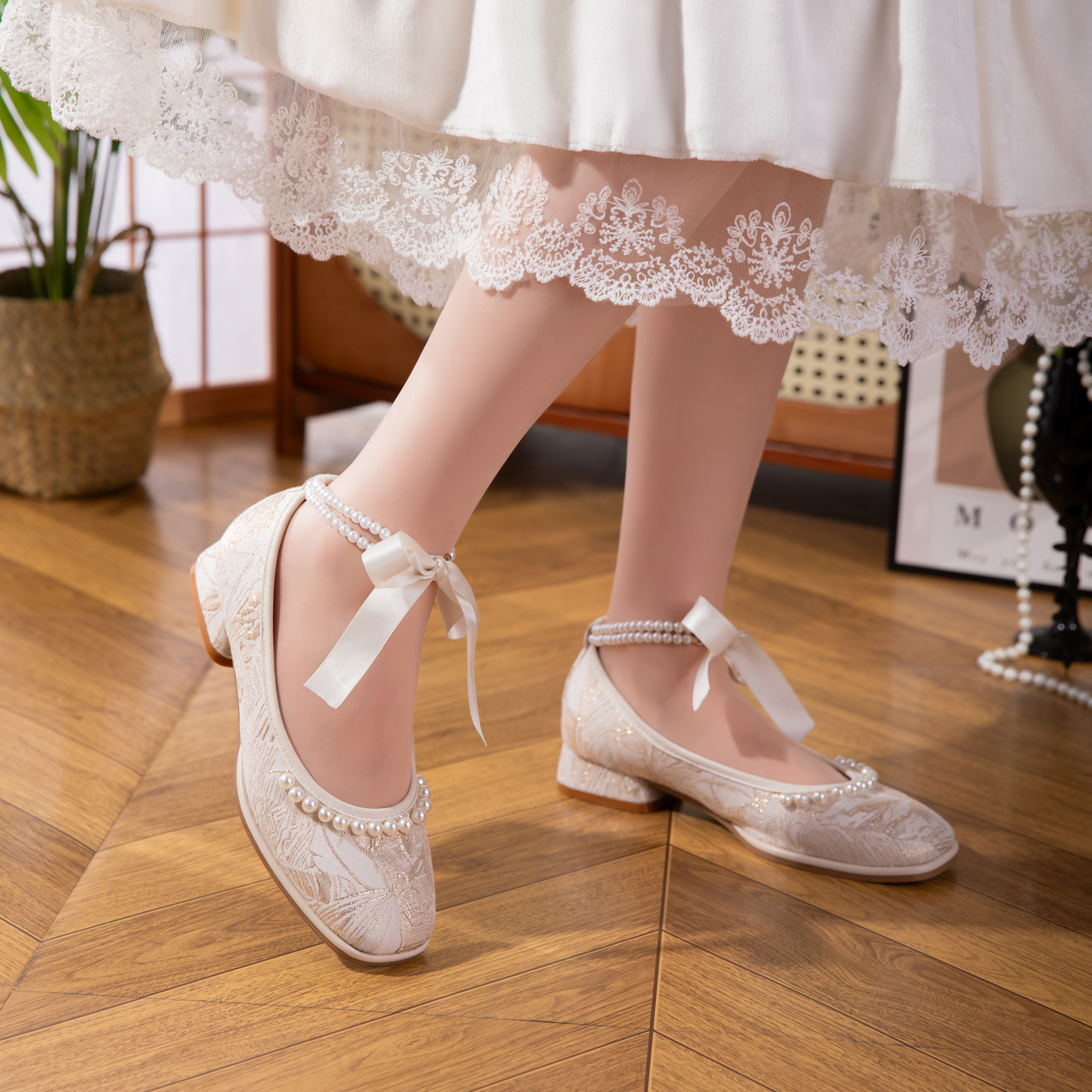 2026 New Jacquard Mary Jane Low Heel Women's Shoes - Pearl Ribbon Bow Square Toe Flared Single Shoes - Soft And Versatile Wedding Shoes foto 5