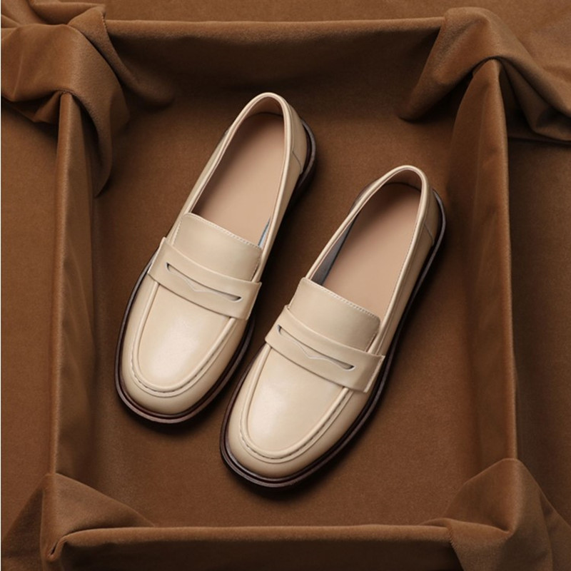 Women's Retro Soft Leather Low-Heel Slip-On Shoes foto 5