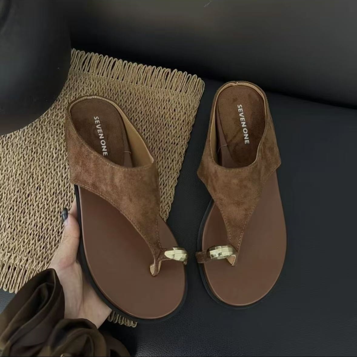 Fashionable And Minimalist Suede Flip-flops foto 3