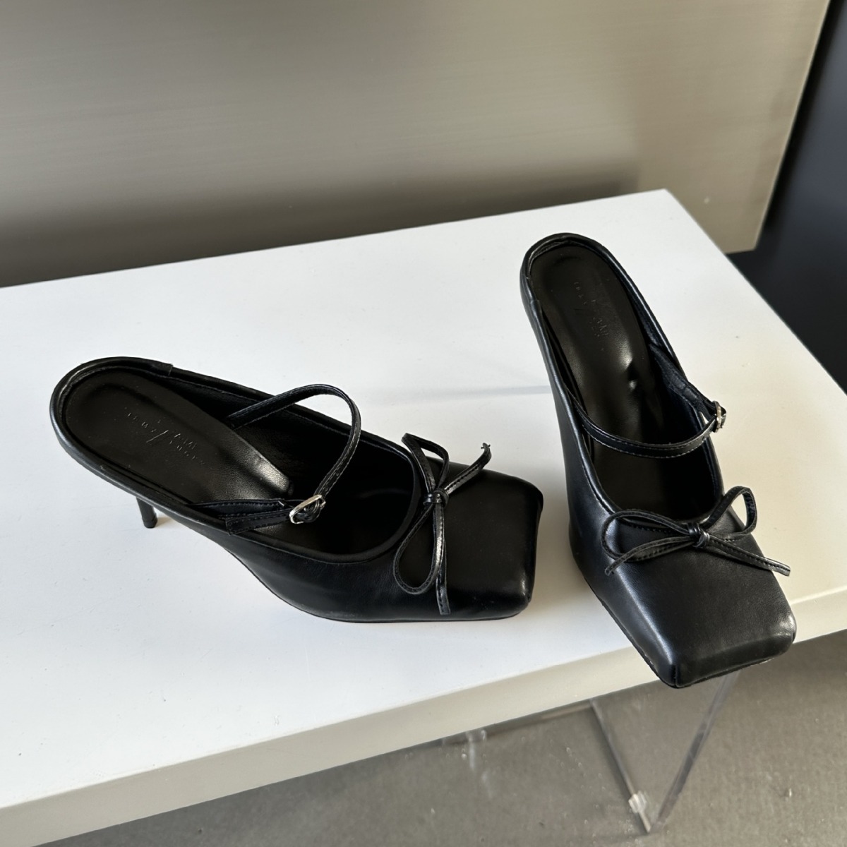 Open-Back Stiletto-Heel Mule Sandals With Closed Toe foto 4