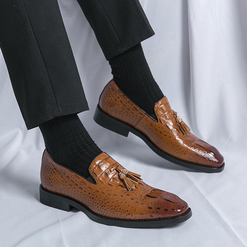 Mens Korean-style Crocodile-pattern Embossed Tassel Leather Shoes foto 4