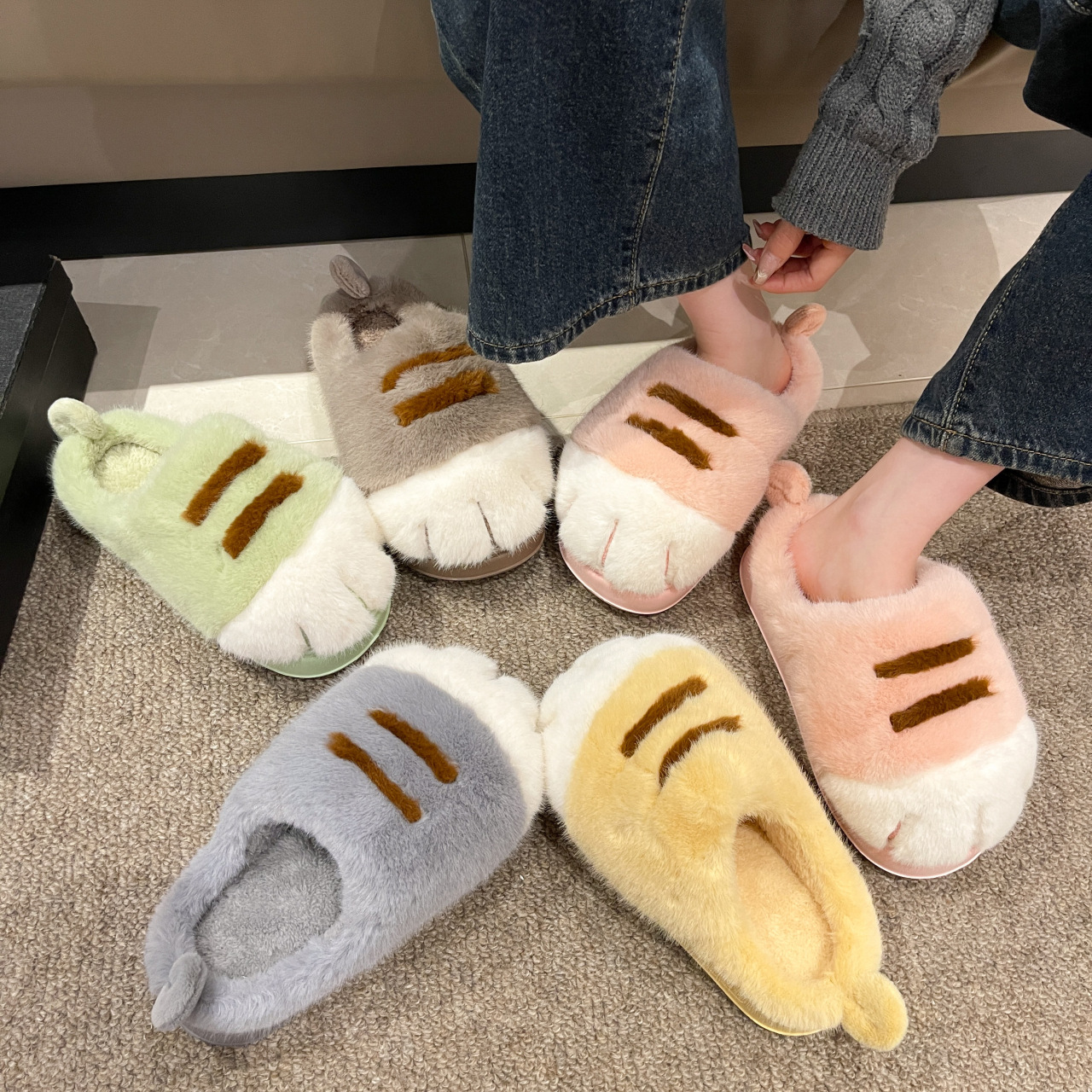 Women's Fleece Cartoon Toe Cover Fluffy Slippers foto 5