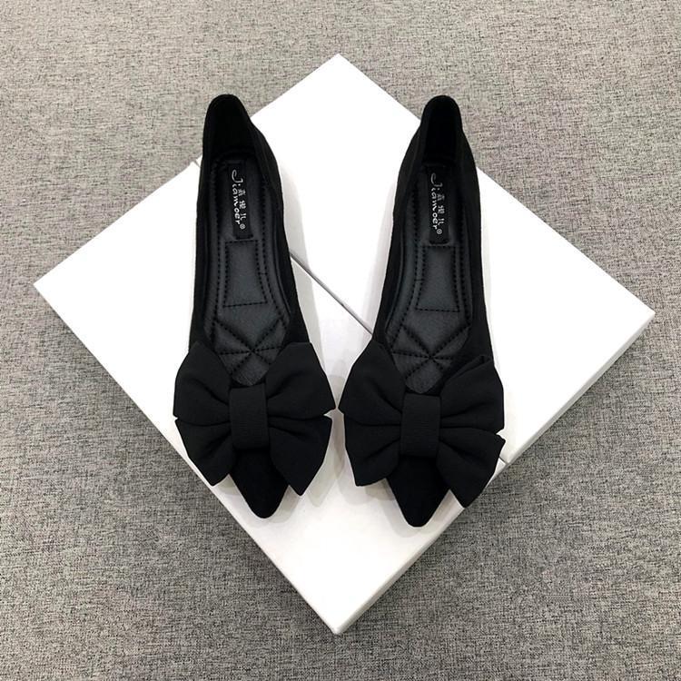 Shoes With Rubber Soles And A Black Bowversatile For Work foto 5