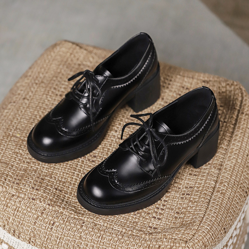 Women's Autumn New Carved Lace-up Round Head British Black Chunky Heel Shoes foto 2