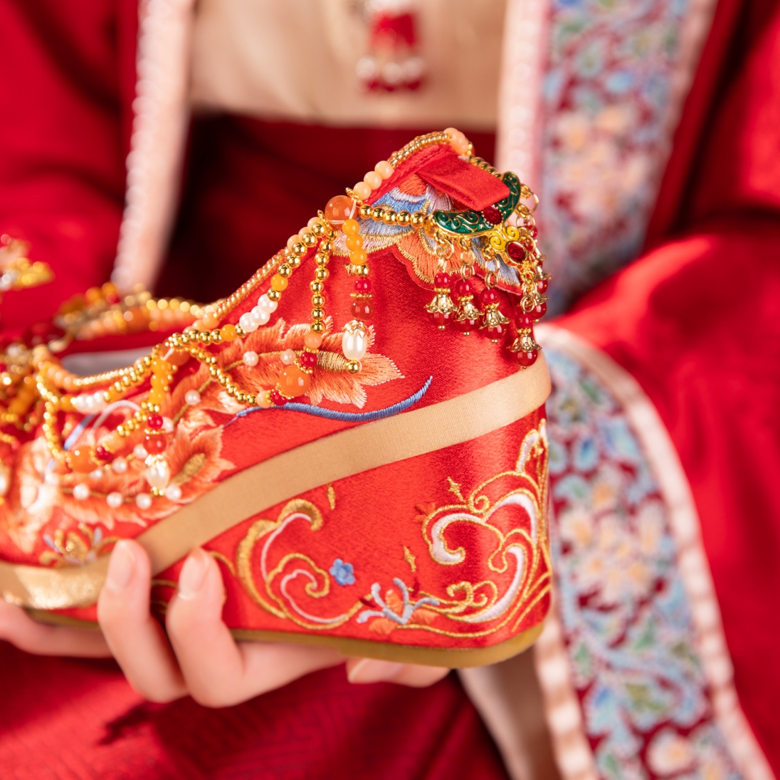 Heavyweight Chinese-style Wedding Shoes With Platform Heels, High Heels, Ancient Style Xiuhe Shoes, Wedding Shoes For Brides, Wedding Shoes For Married Women, Traditional Chinese Clothing For Weddings foto 3
